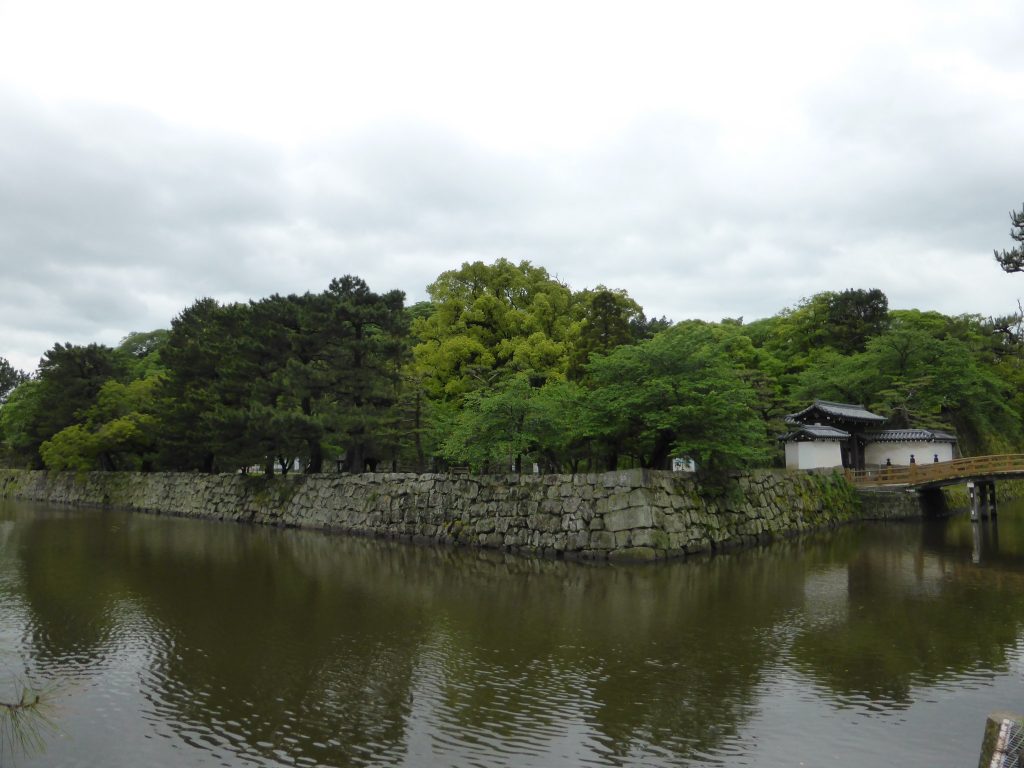 Approaching the Wakayama Castle grounds